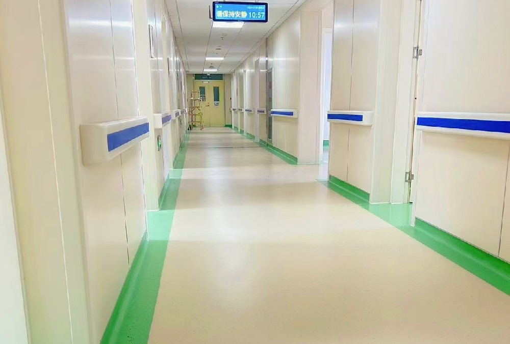 PVC地板上翻做踢腳線：隱形守護墻角的智慧之選